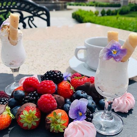 Hotel Palac Poledno Экстерьер фото