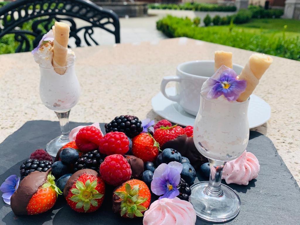 Hotel Palac Poledno Экстерьер фото