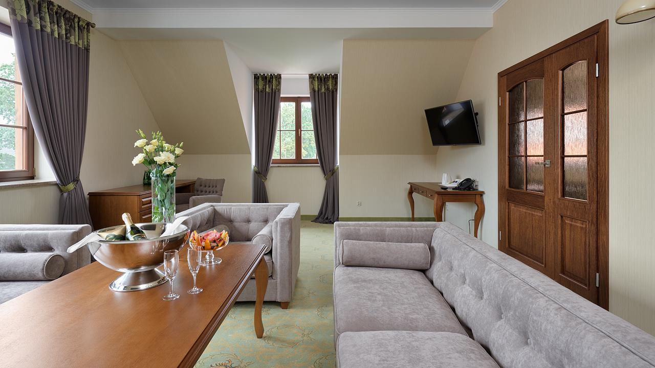 Hotel Palac Poledno Экстерьер фото